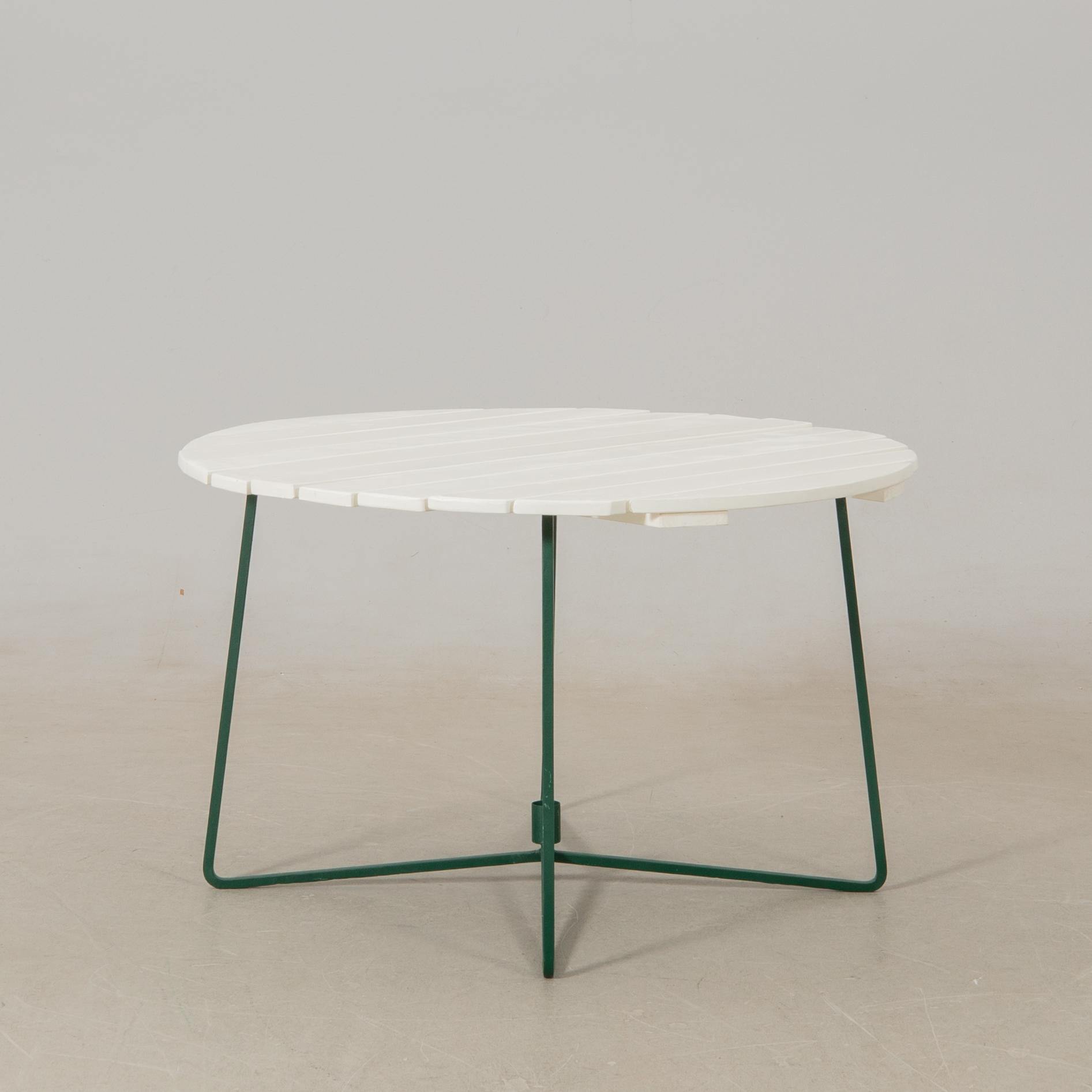 Arthur Lindqvist, garden group 5 dlr model 9A and chair no. 1, Grythyttan 20th century.