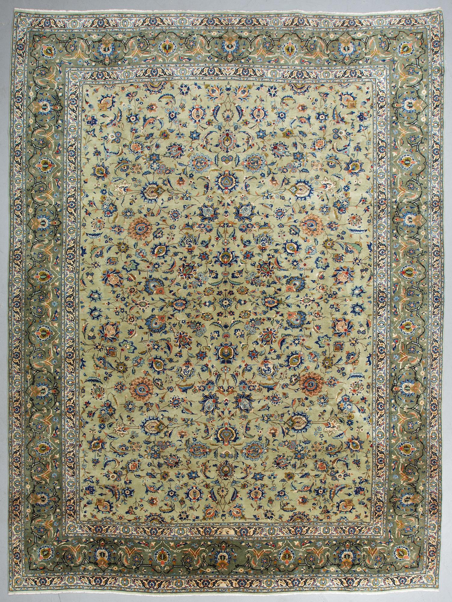 A carpet Kashan, 400 x 297 cm.