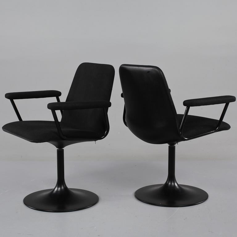 KARMSTOLAR, 2 st, Johanson Design, 1900-talets andra hälft.