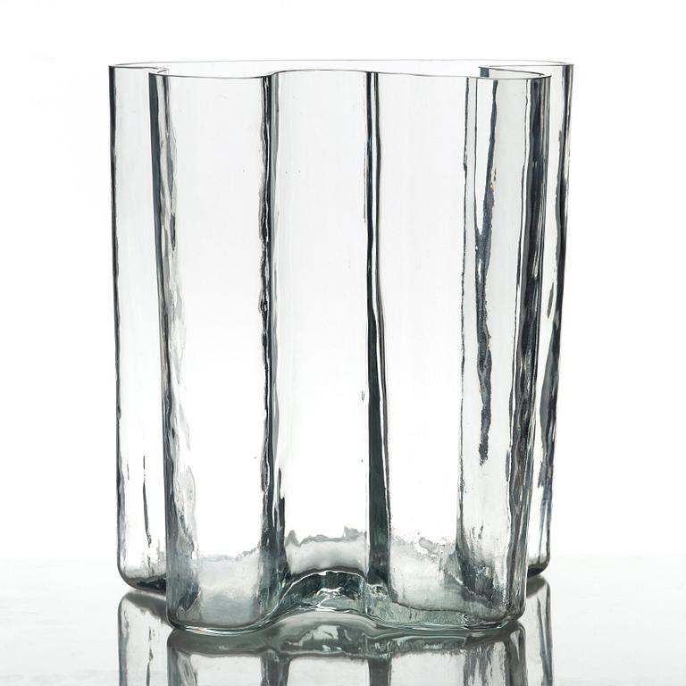 Alvar Aalto, a clear glass vase, Iittala, Finland 1950-60´s, model 3031.