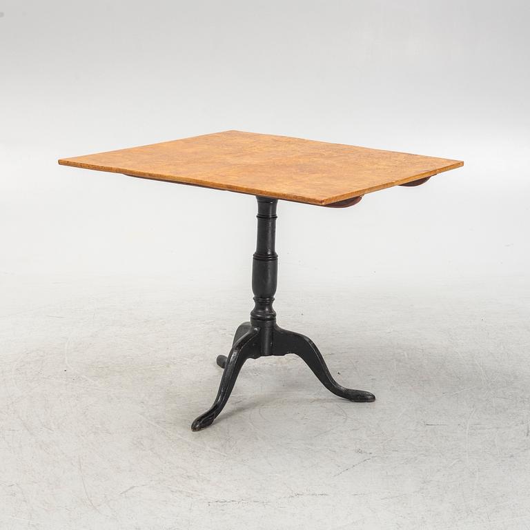 A folding table by Lars Erik Lindell (master in Köping, Sweden 1818-1843).
