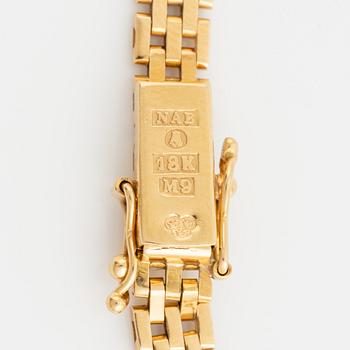 18K gold necklace.