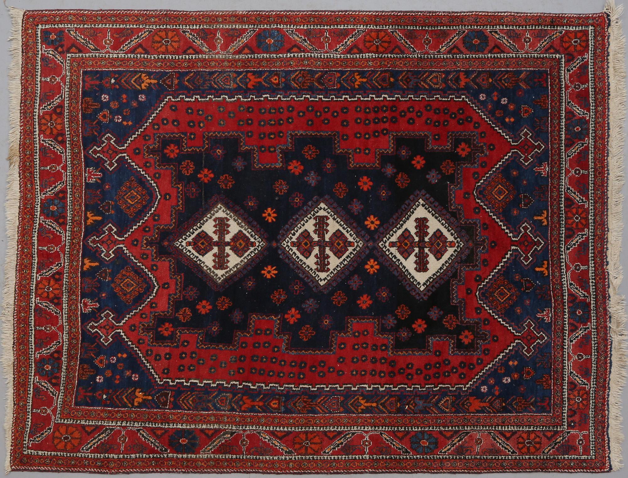 MATTA, Afshar, möjligen old, ca 190 x 152 cm.