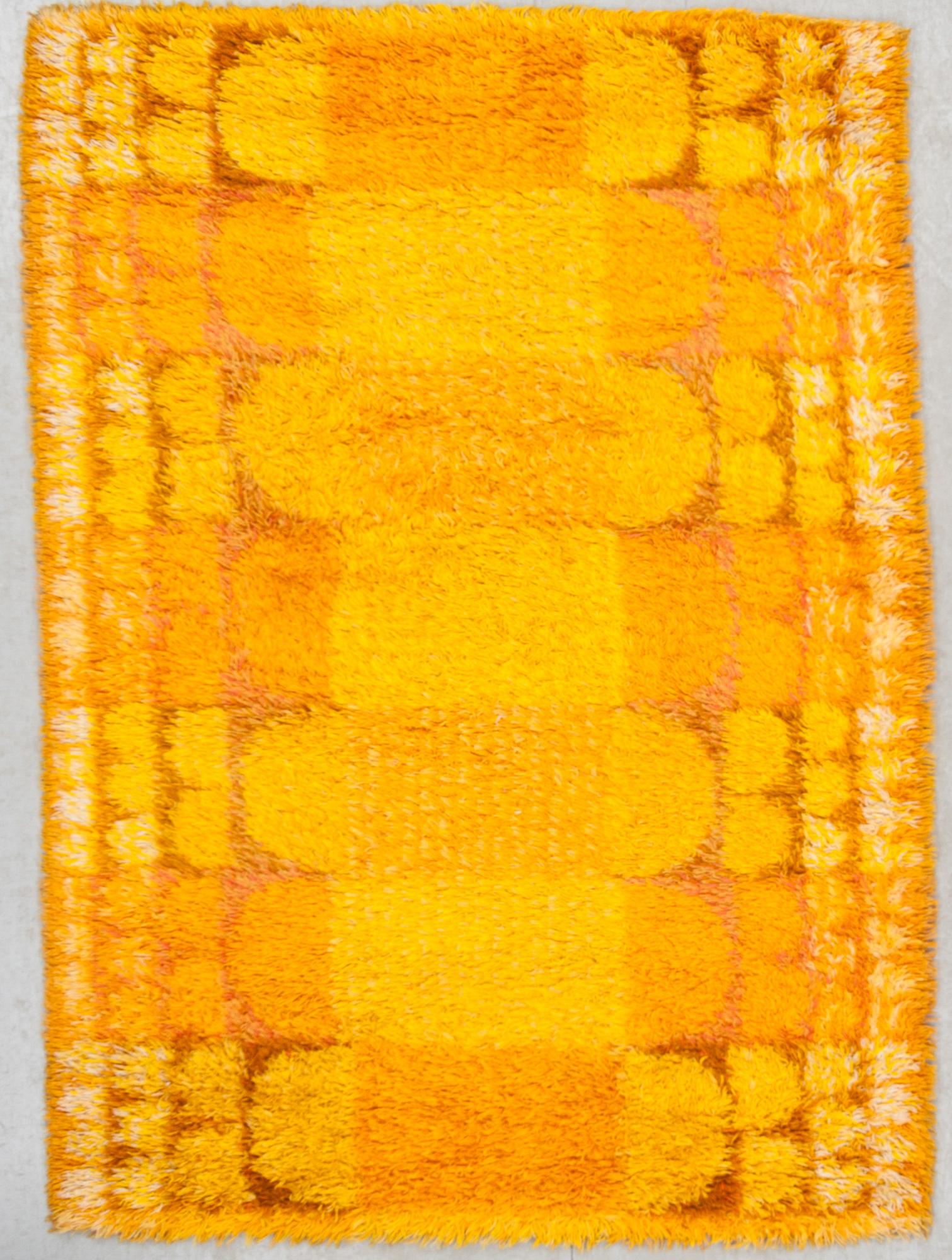 MATTA, rya, 1900-talets andra hälft. Ca 190 X 136 cm.