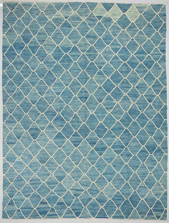 A CARPET, kilim, ca 401 x 294 cm.