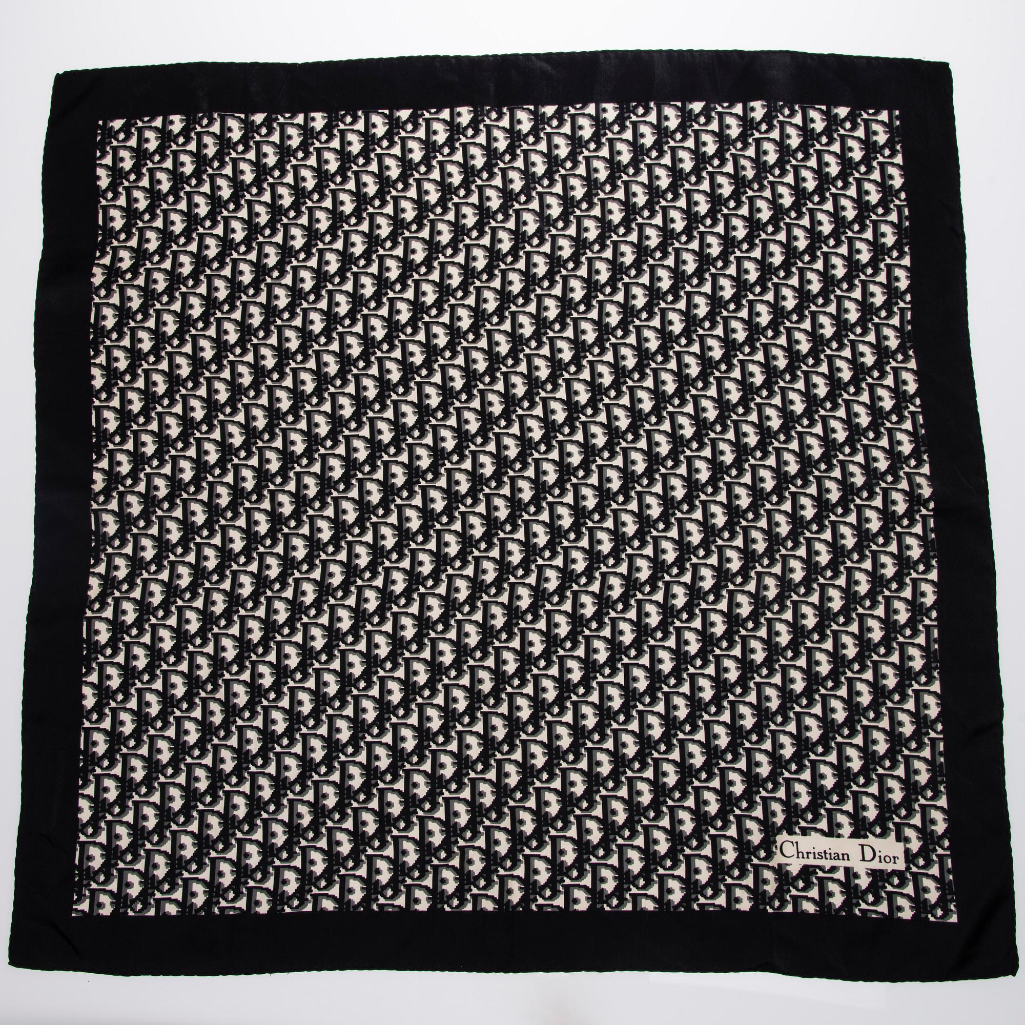 SCARF, Christian Dior.