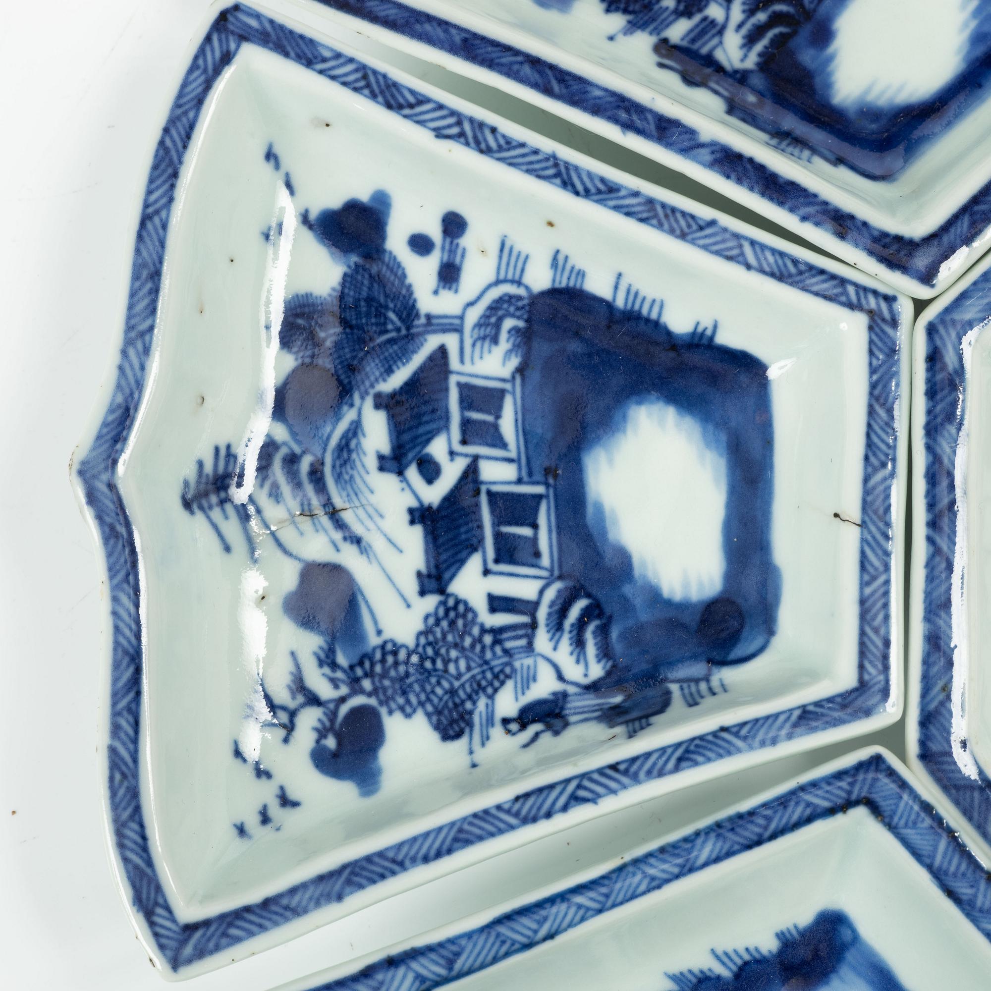 A nine piece Chinese export blue and white cabaret, Qing dynasty, Qianlong (1736-95).