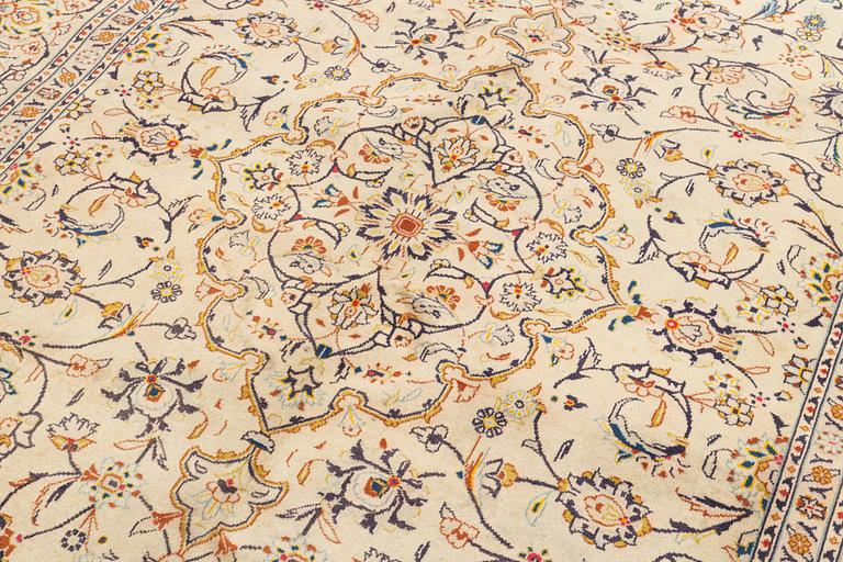 A Carpet, Keshan, circa 310 x 218 cm.