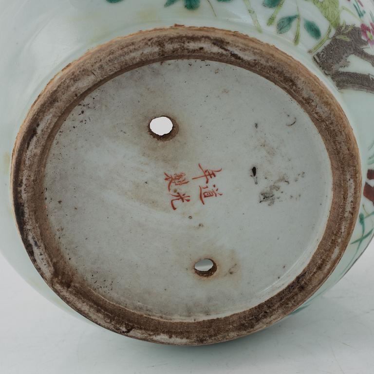 Ytterfoder, porslin, Kina, sent 1800-tal.