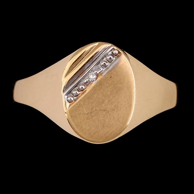 RINGAR, 3 st, 18 k guld med små diamanter. Total vikt ca 5 gram.