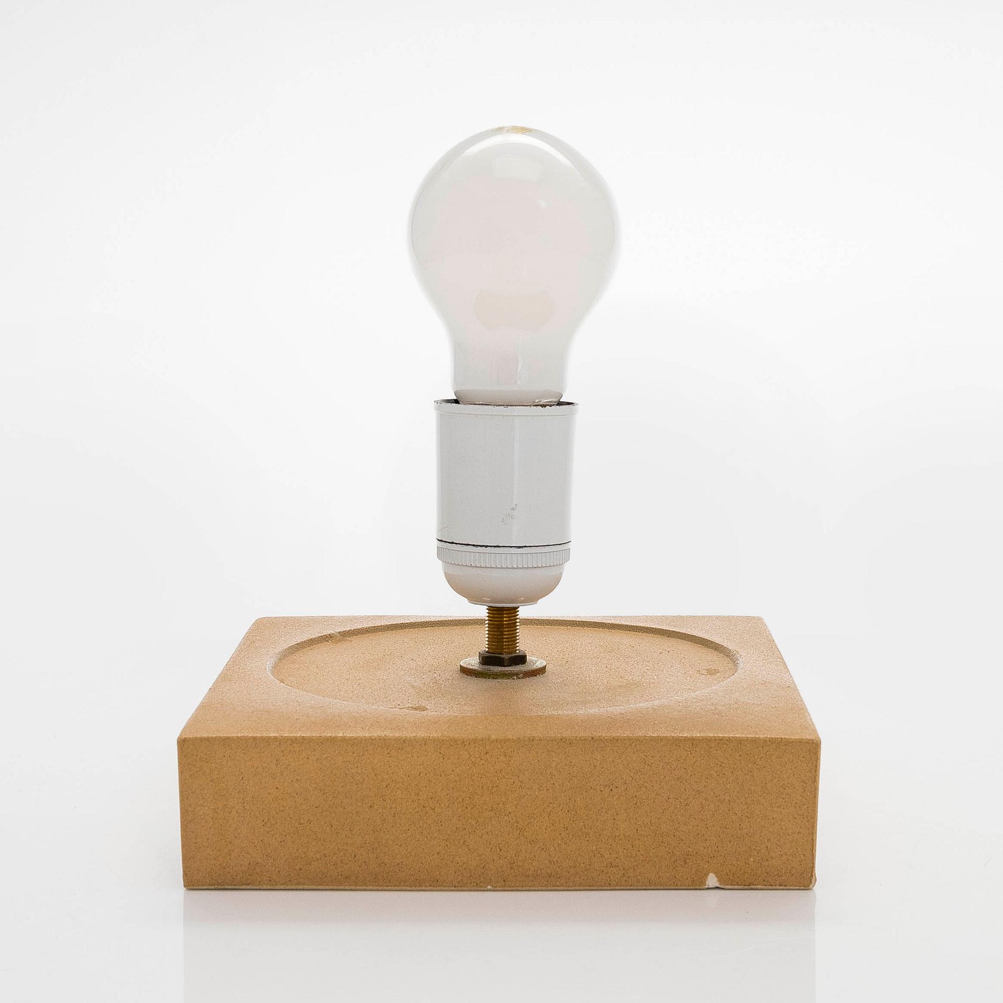 Inkeri Leivo, bordslampa "Kvällssaga", keramik, signerad Inkeri Leivo Arabia.