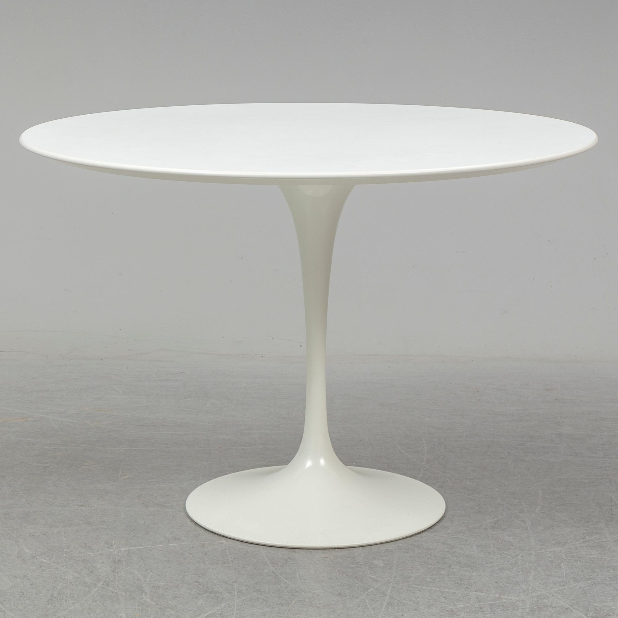 EERO SAARINEN,  Tulip table, Knoll.