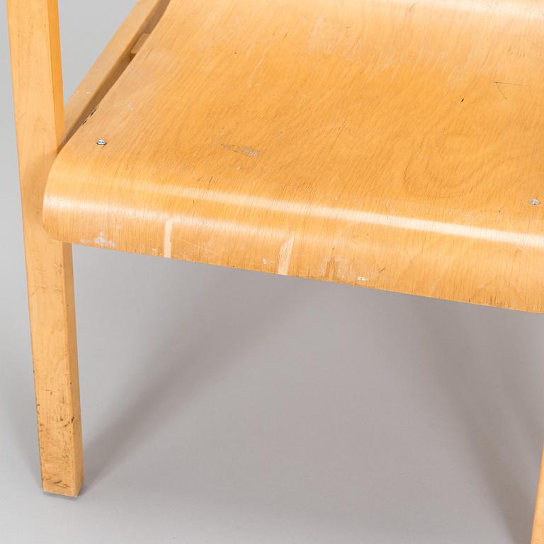 Alvar Aalto, A pair of 1970s armchairs model 403 for Artek.