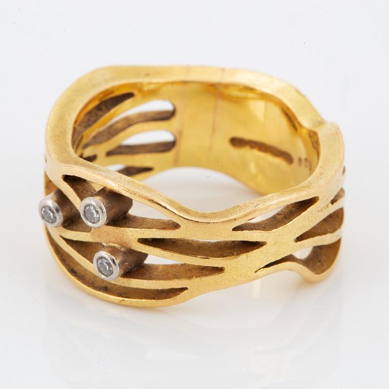 LAPPONIA, Ring "Diamond flow", 18K gold with brilliant-cut diamonds.