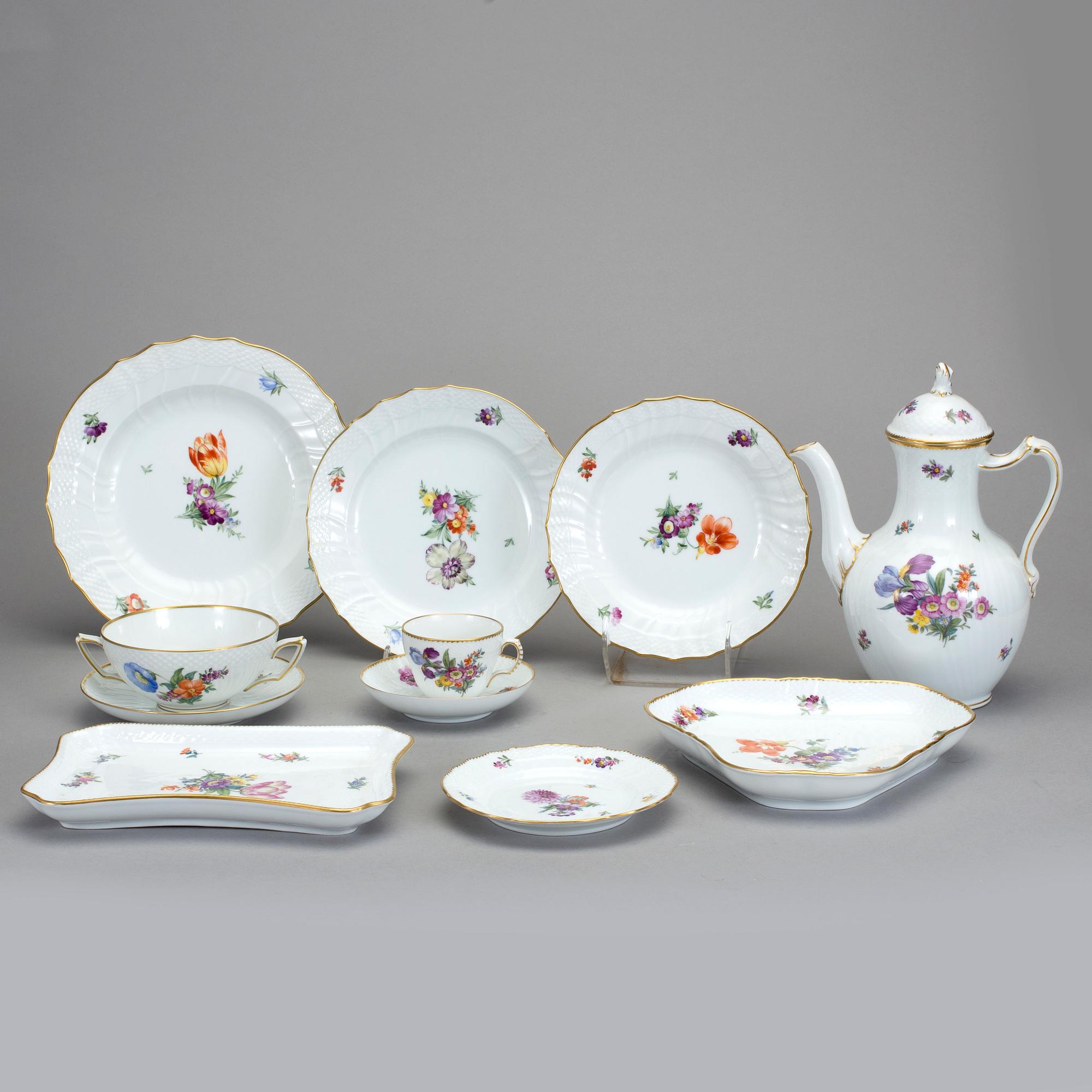 SERVIS, 57 delar, porslin, Sachsisk blomst, Royal Copenhagen.