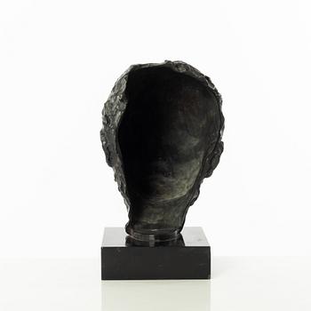 Gudmar Olovson, sculpture. Signed. Numbered. Foundry mark. Bronze, total height 26 cm, length 19 cm.