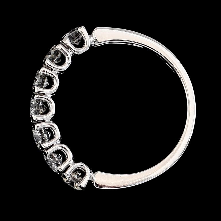 RING, 18K vitguld, briljantslipade diamanter tot ca 1.17 ct. Vikt ca 4 g.