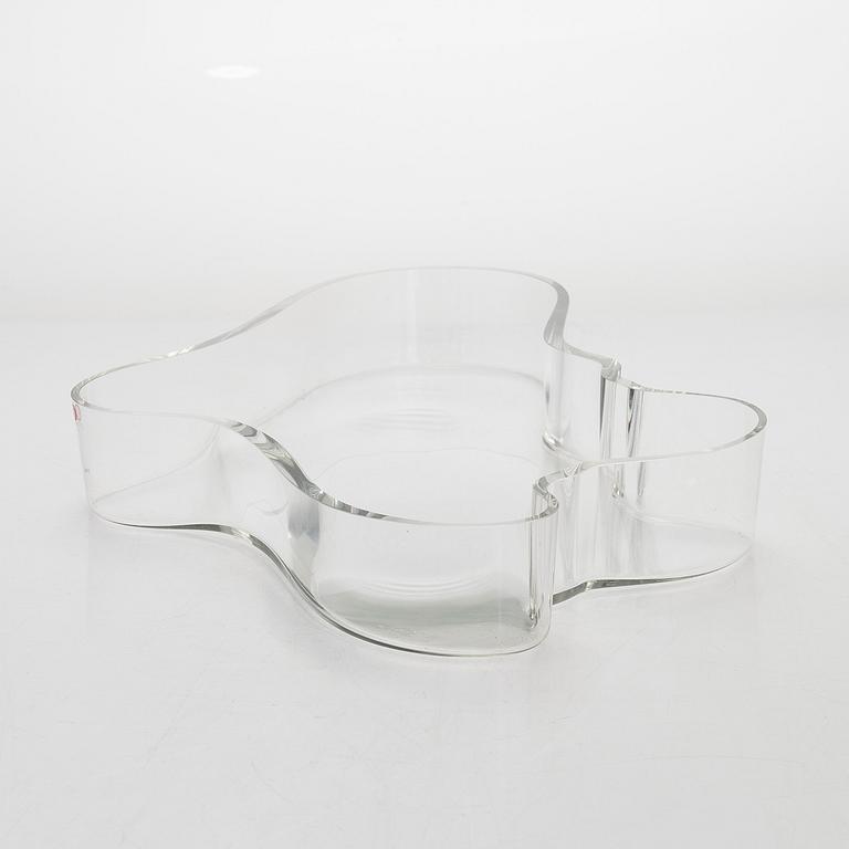 Alvar Aalto, a glass bowl, signed Alvar Aalto 844/1990, Iittala, Finland.