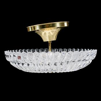 TAKLAMPA, Carl Fagerlund, Orrefors, omkring 1900-talets mitt. Diameter 40 cm.