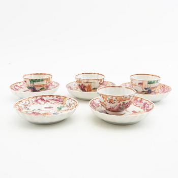 Cups with saucers, 4 pcs + 1 saucer, porcelain, Qianlong (1736-95), China.