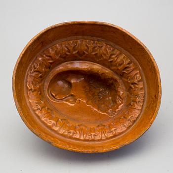 ALADÅBFORM samt FIGURIN, keramik, möjligen Höganäs, 1800-tal.