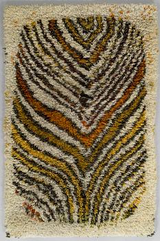 Laila Leppänen, A Finnish long pile rug for Neovius. Circa  140x92 cm.