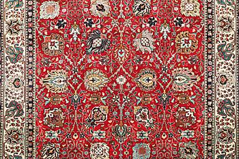 Matta, Täbriz, ca 328 x 244 cm.