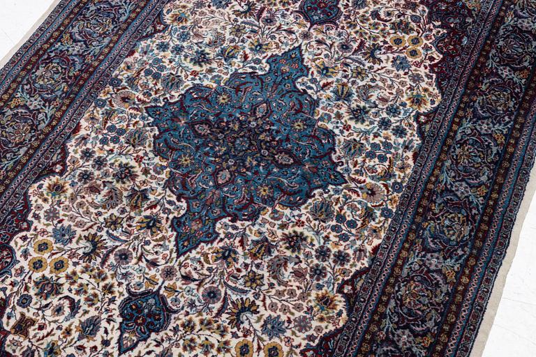 Carpet, Isfahan, 200 x 125 cm.