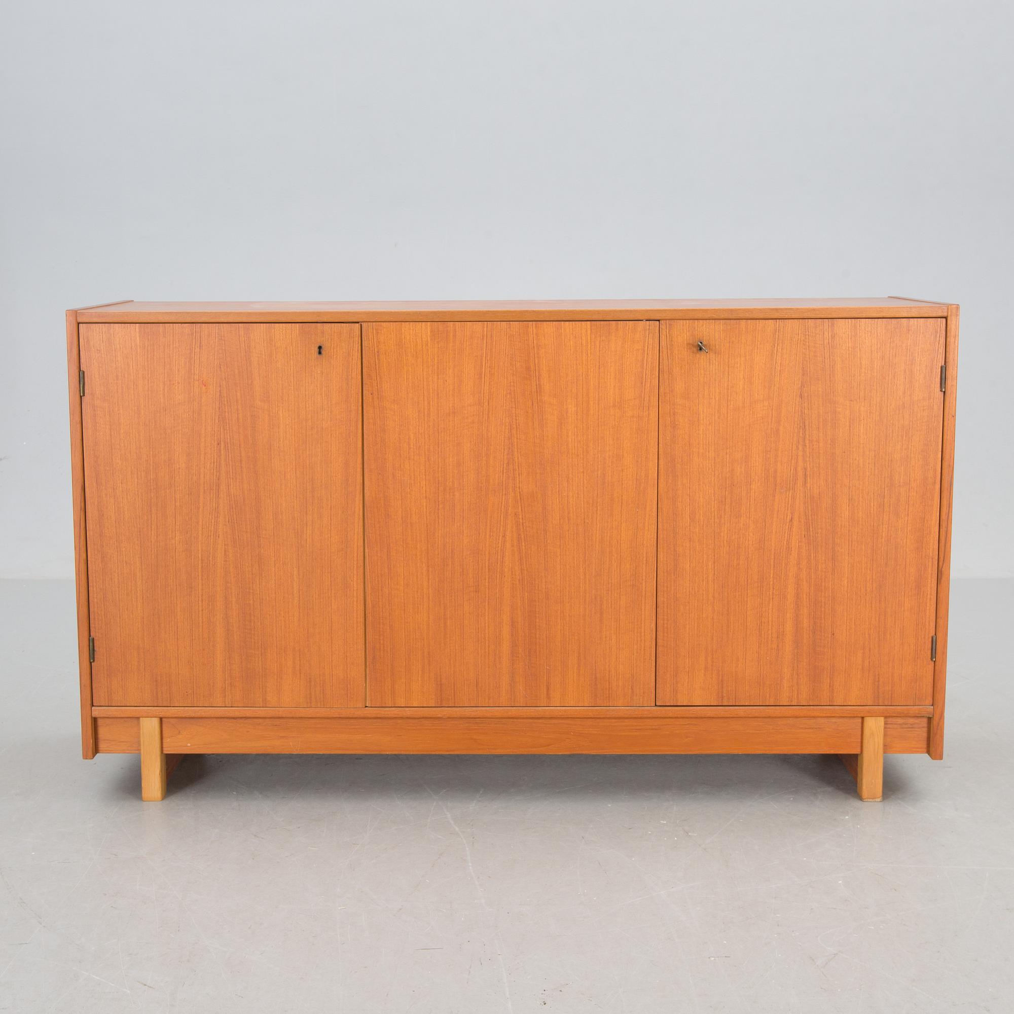 SIDEBOARD, 1900-talets mitt.
