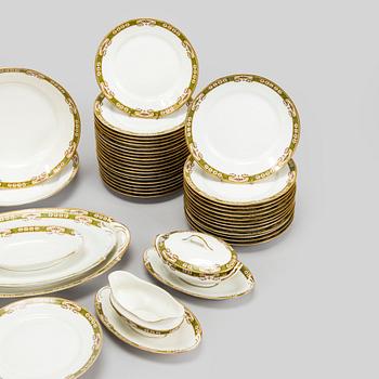 Ruoka-astiasto, 66 osaa, posliinia, Legrand & Cie, Limoges, Ranska 1900-luvun alkupuoli.