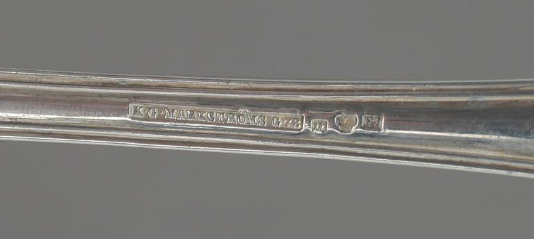 BELÖNINGSSKEDAR, 2 st, silver, J A Selling, Härnösand, 1886 samt KG Markström, Uppsala 1908. Tot vikt 126 gram.