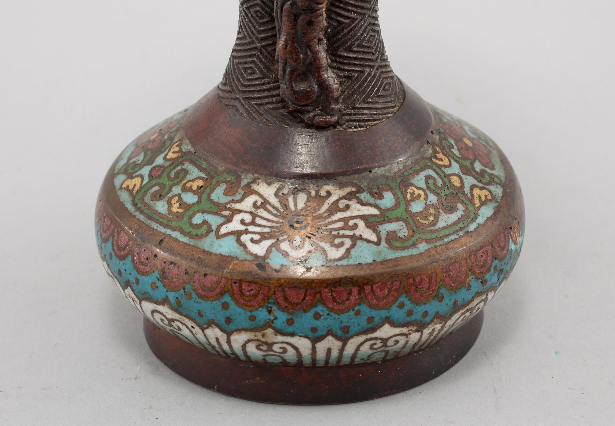 LYKTA, cloisonne, orientalisk, 1900-talets första del.