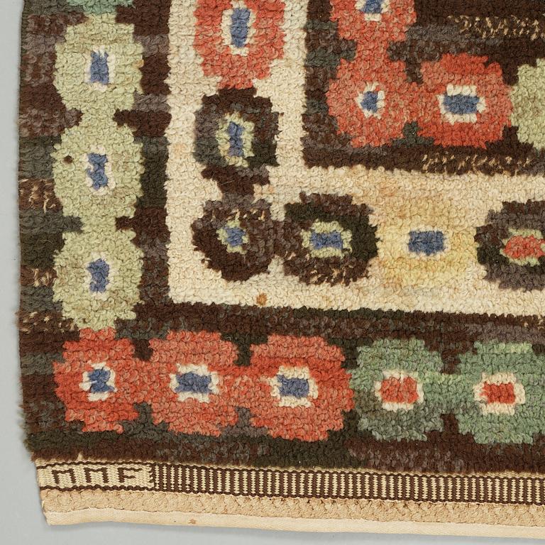 Märta Måås-Fjetterström, MATTA, "Svarta fällen med grönt", flossa, ca 173 x 134 cm, signerad MMF.