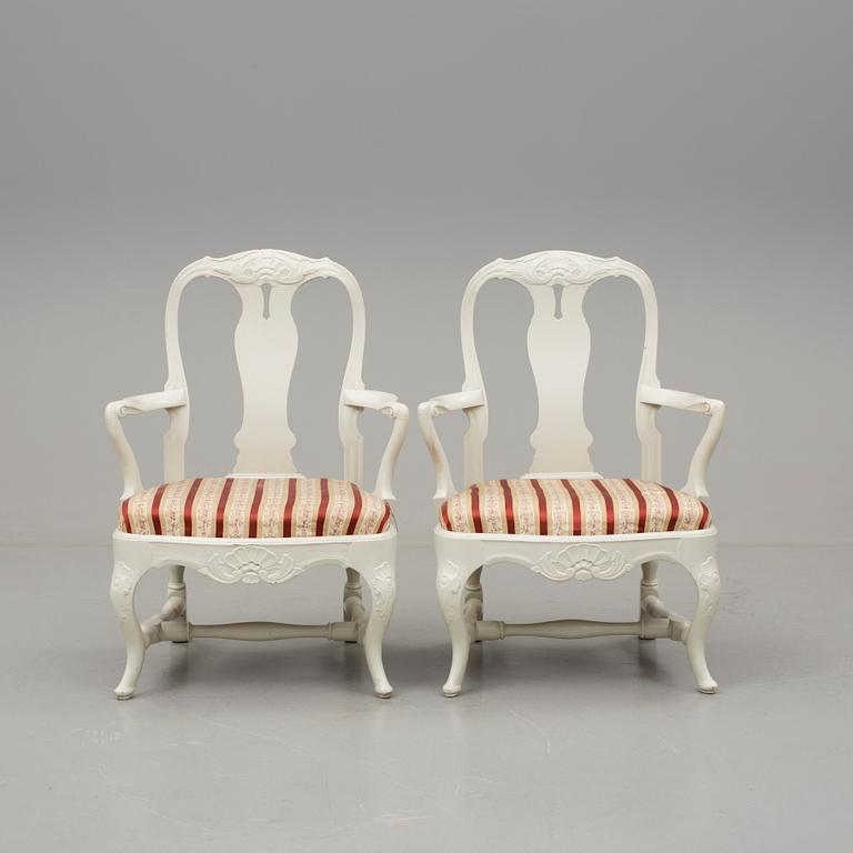 KARMSTOLAR, ett par, rokokostil, 1900-tal.