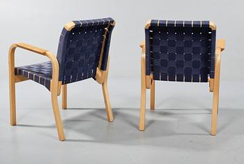 KARMSTOLAR, ett par, modell 45, Alvar Aalto, Artek, 1900-talets andra hälft.