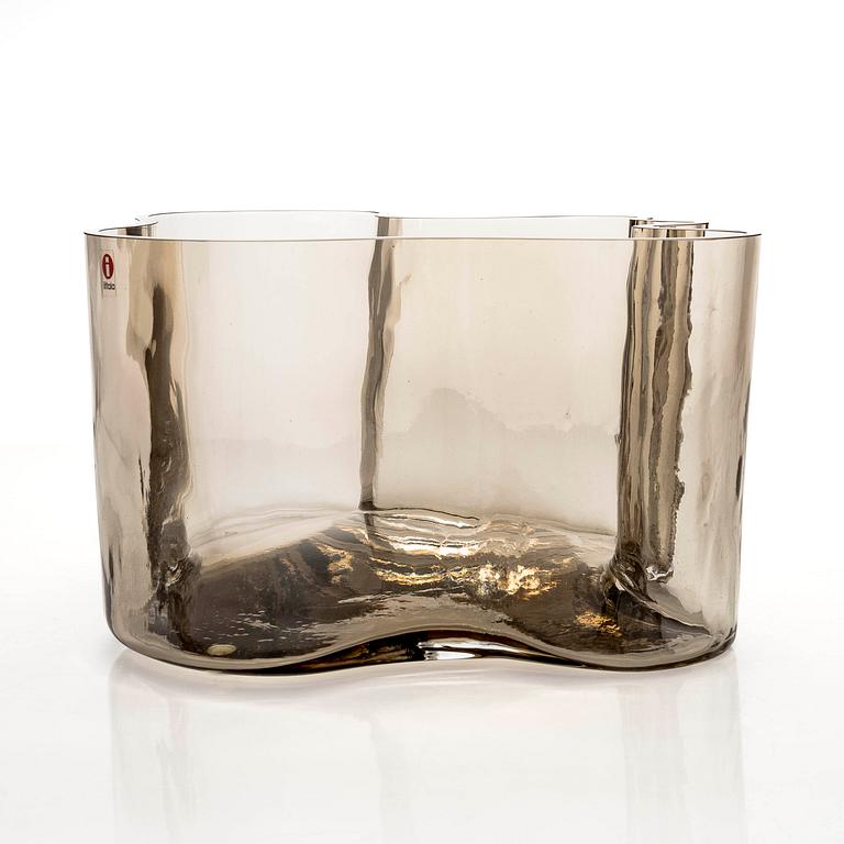Alvar Aalto, a '3031' vase, signed Alvar Aalto Iittala 2008.