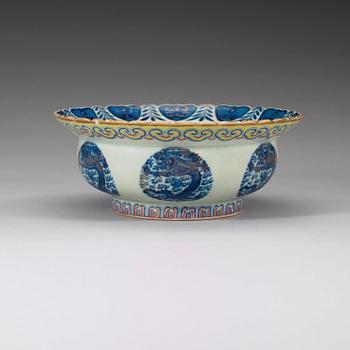 A dragon and carp bowl, late Qing dynasty or early Republic, about 1900.