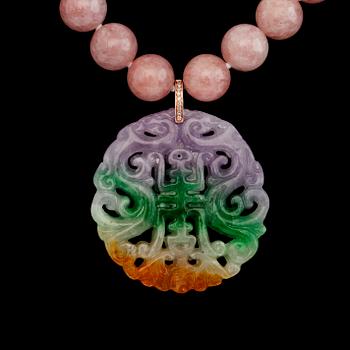 COLLIER, förgyllt silver, jade, rosenkvarts och diamanter.