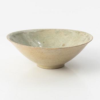 A caramic bowl, qingbai, China, Yuan dynasty (1276-1368).