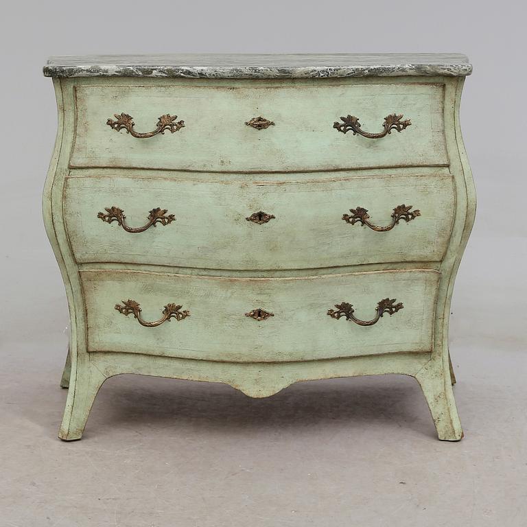 BYRÅ, rokokostil, 1900-talets första hälft.