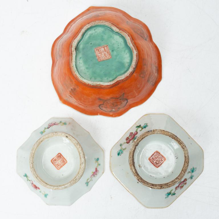 Skålfat, tre stycken, sen Qingdynasti.