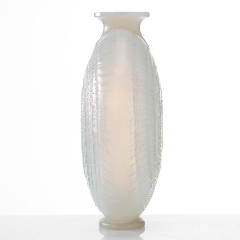 René Lalique, a moulded opalescent "Escargot" glass vase, France 1920-30's, model no 931.