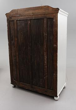 KLÄDSKÅP, 1900-talets första hälft.