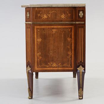 A Gustvian late 18th century commode by N. Korp, not signed.