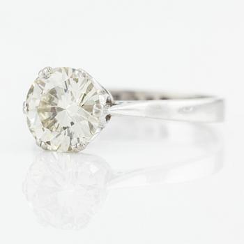 Ring in 18K white gold with brilliant-cut diamond.