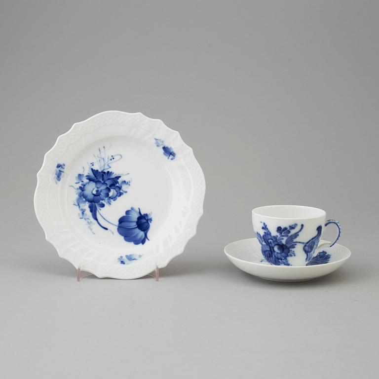 ROYAL COPENHAGEN, a 74 pcs dinner service.