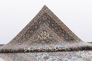 A carpet, Kashan, ca 348 x 246 cm.