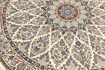 A part silk Nain rug, so called 9LAA, diameter c. 203 cm.