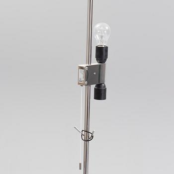 ARNE JACOBSEN, golvlampa "28710 Royal", för Louis Poulsen, Danmark, 1900-talets slut.