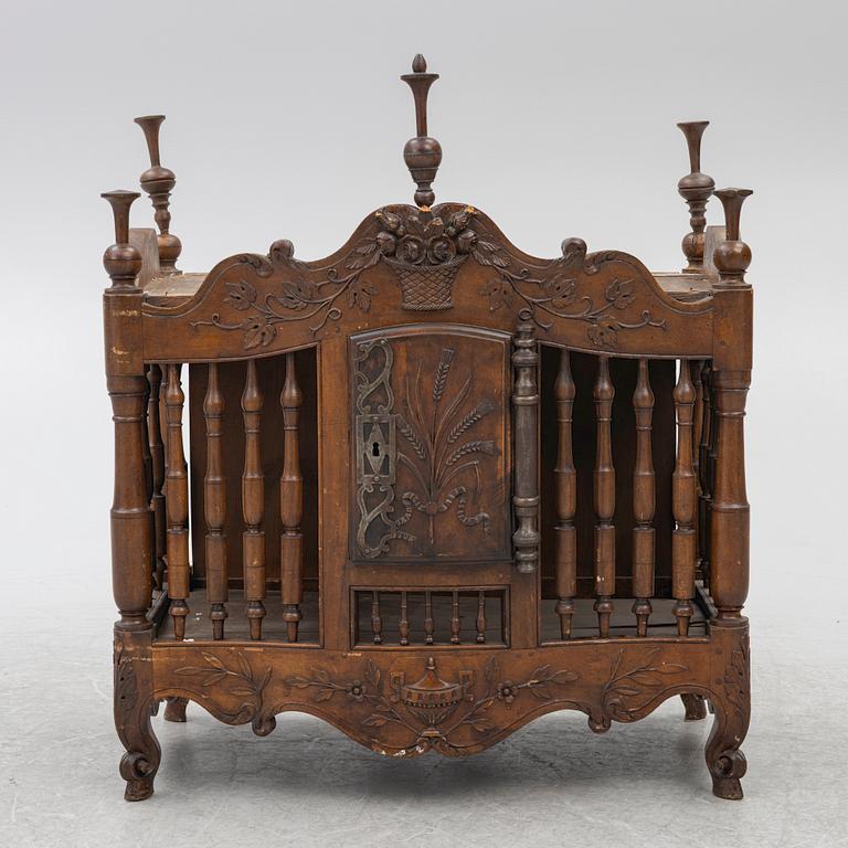 A bread rack, France, 18th/19th century.
